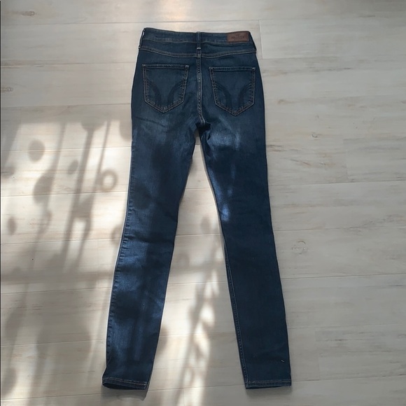High-rise, Super Skinny Hollister jeans - Picture 3 of 3